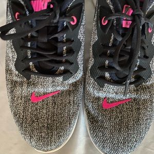 Black Floral Nike TR 9 Size 8